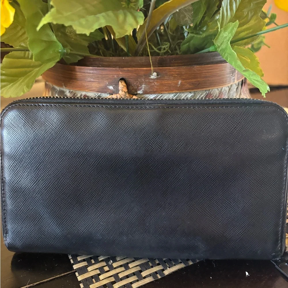 Prada Black Zip Around Wallet - Picture 2 of 4